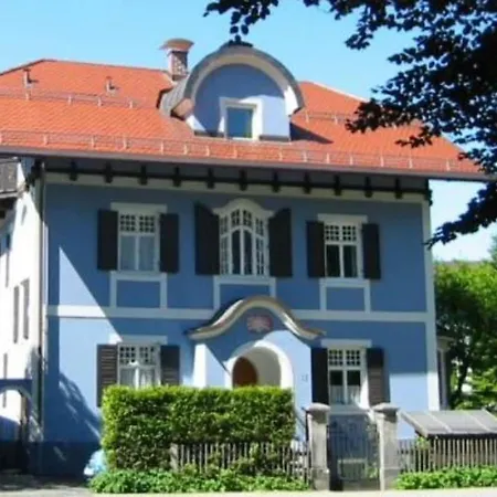 With 2 Bedrooms *